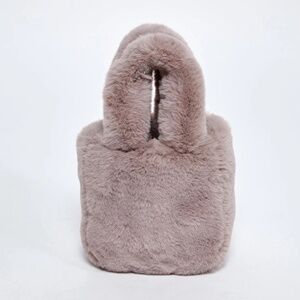 NWT Yura Faux Fur Tote Bag in Mauve